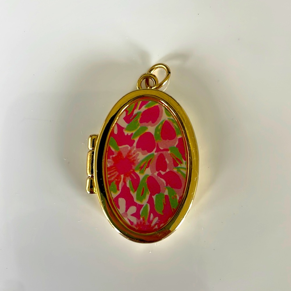 LILLY PULITZER Love You Locket/Pendant    NWOT